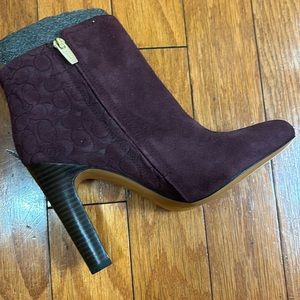 New never worn coach burgundy ankle boots with heels size 8.5
